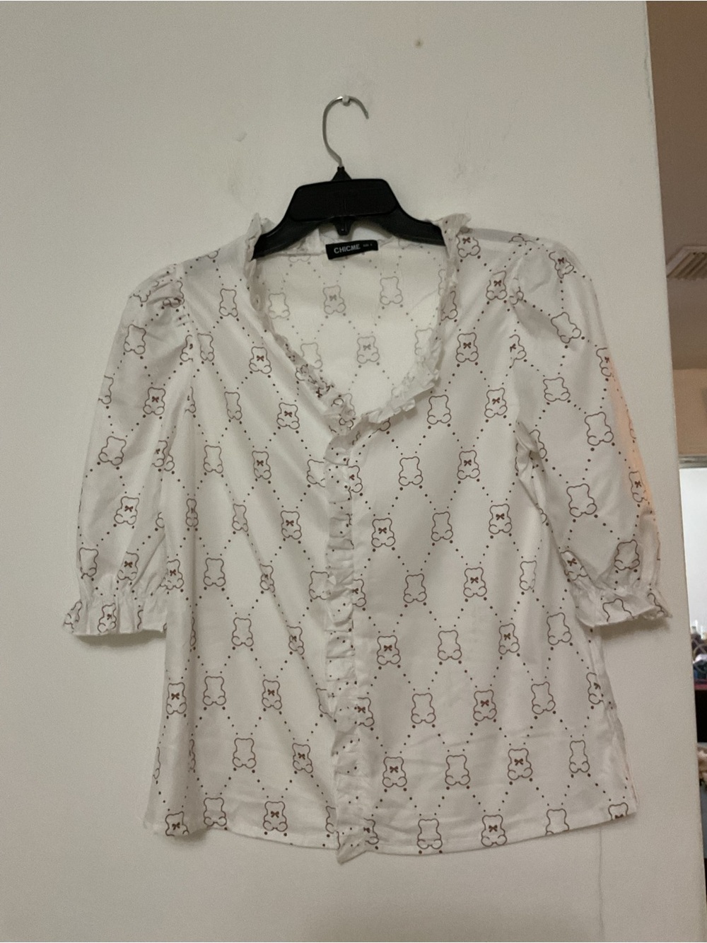 CHICME White Ruffle-Front Puff Sleeve Blouse with Beige Teddy Print